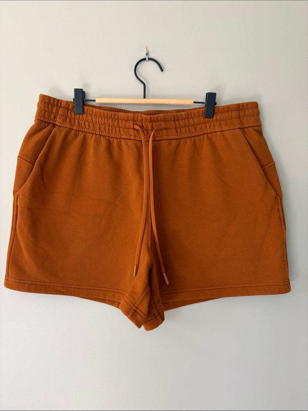 Lululemon Loungeful High Rise‎ Short 4” Butternut Brown Size 14 Sweatshort